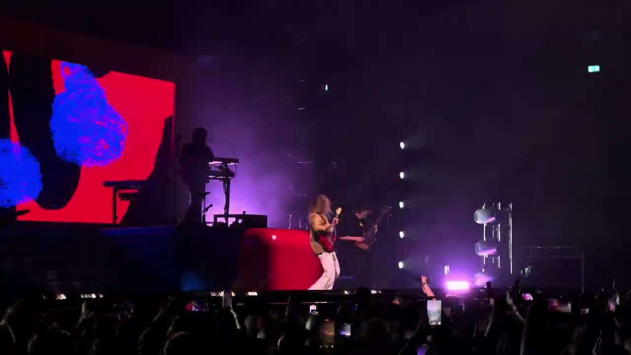 girl in red - i wanna be your girlfriend @ Arena COS Torwar, Warsaw, Poland - September 25 2024 [4K]