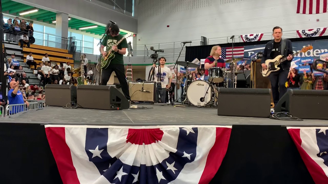 JACK WHITE - Seven Nation Army LIVE Cass Tech High School BERNIE SANDERS Rally