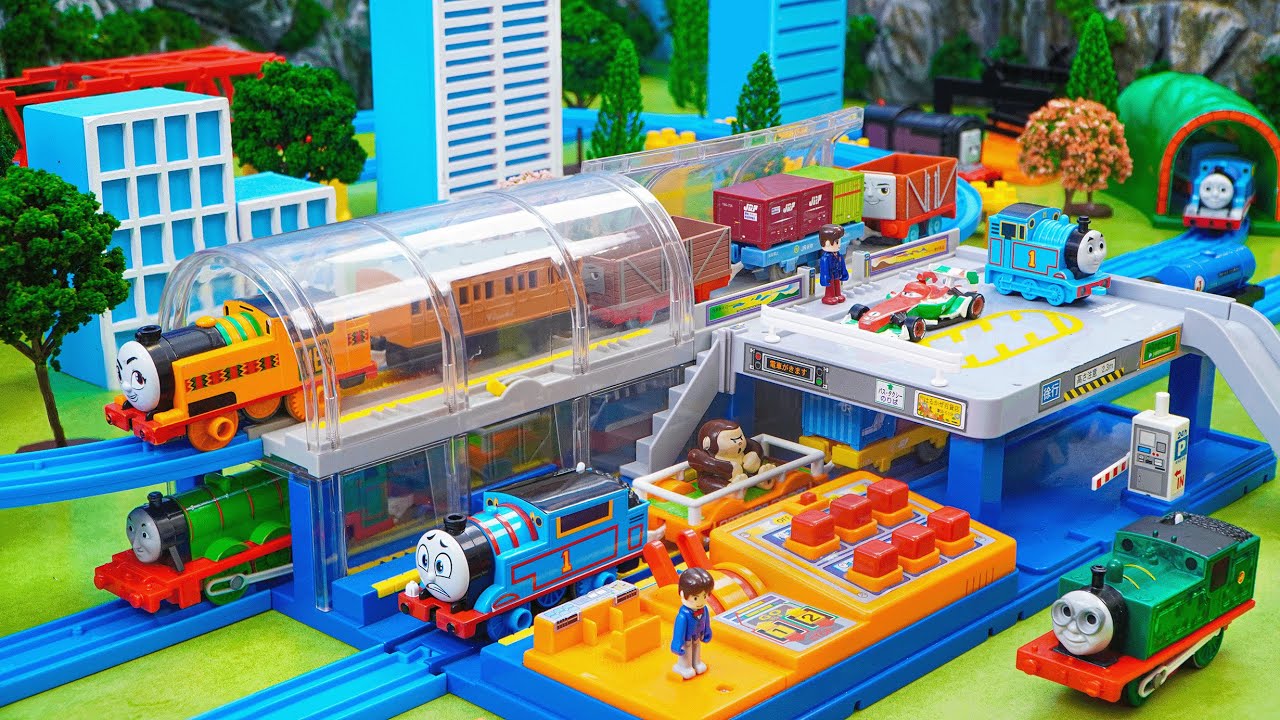 Plarail Shinkansen Subway ☆Construction Subway Line via Dokidoki Mountain & Tomica Railroad Crossing