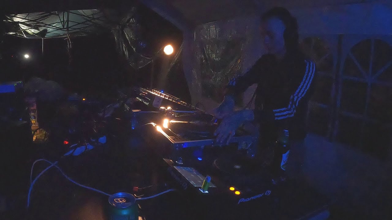 Teknival UnderTek 4K : Patrycja Trish plays on Tworba ČSN, Badtekk Soundsystem, Nostromo Soundsystem