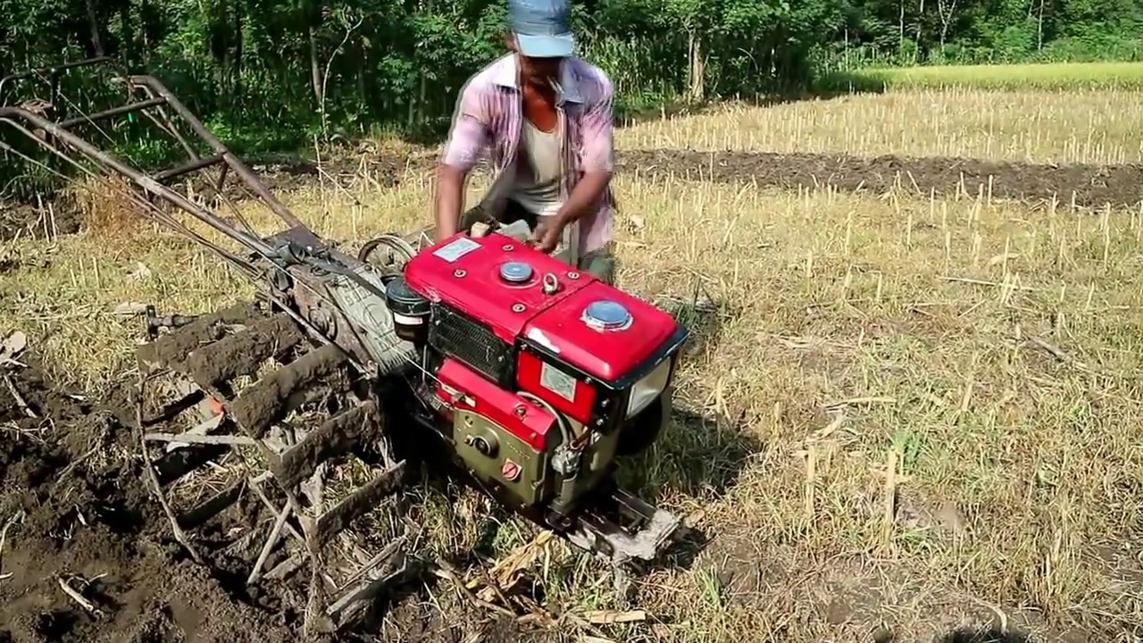 Traktor Quick G900 d ,mesin Dongfeng /Pro-Quip 10 PK mulai bekerja