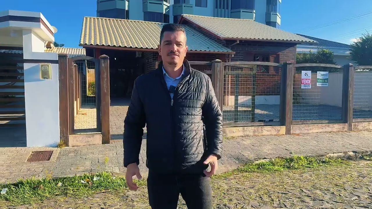 VENDIDA - Casa à venda em Balneário Gaivota | A 30m do mercado, com quintal para piscina!