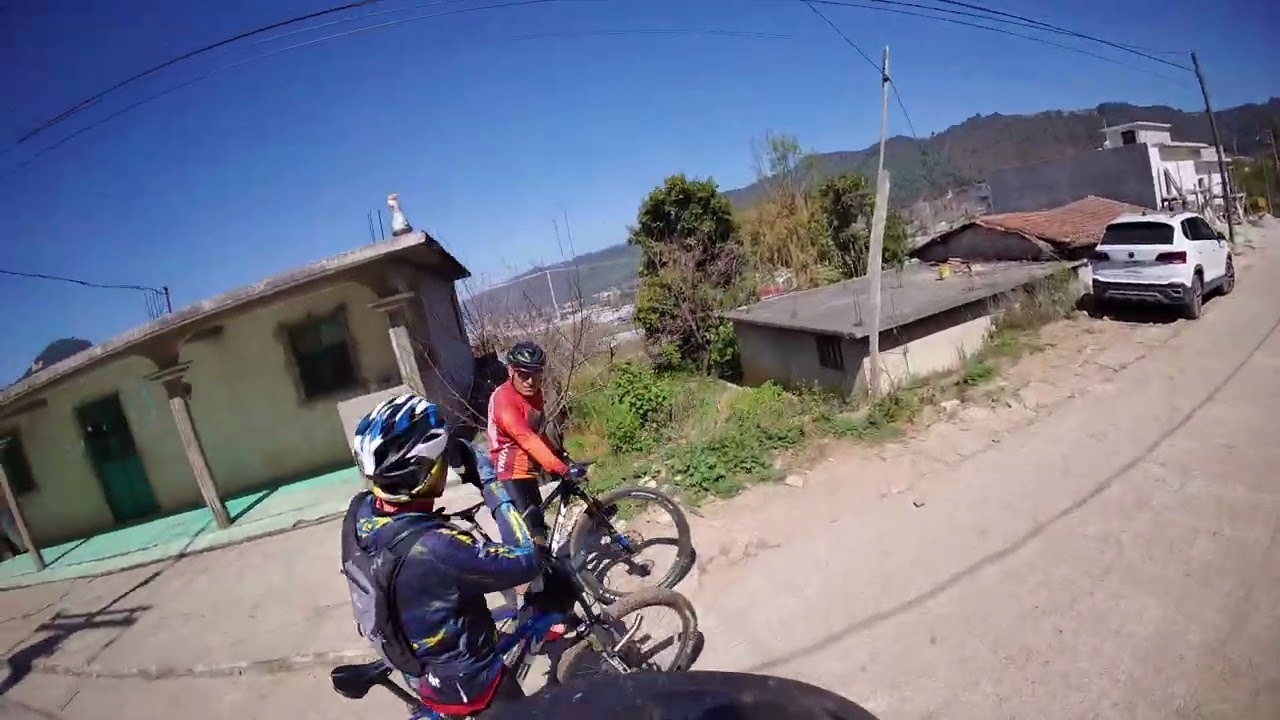 Entre Montañas 8