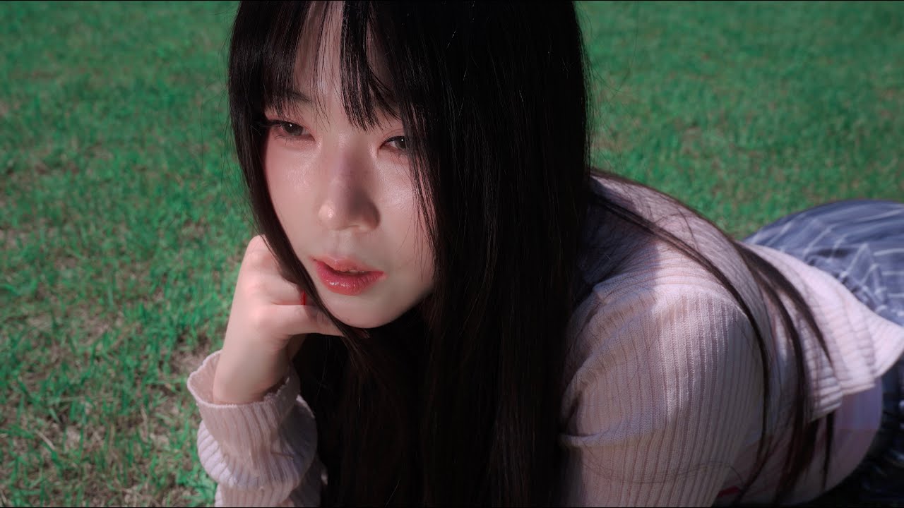 Itzel ‘Clementine’ Official M/V