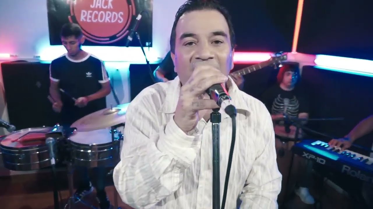 Perfidia -  Alejandro Jara y Los Majos