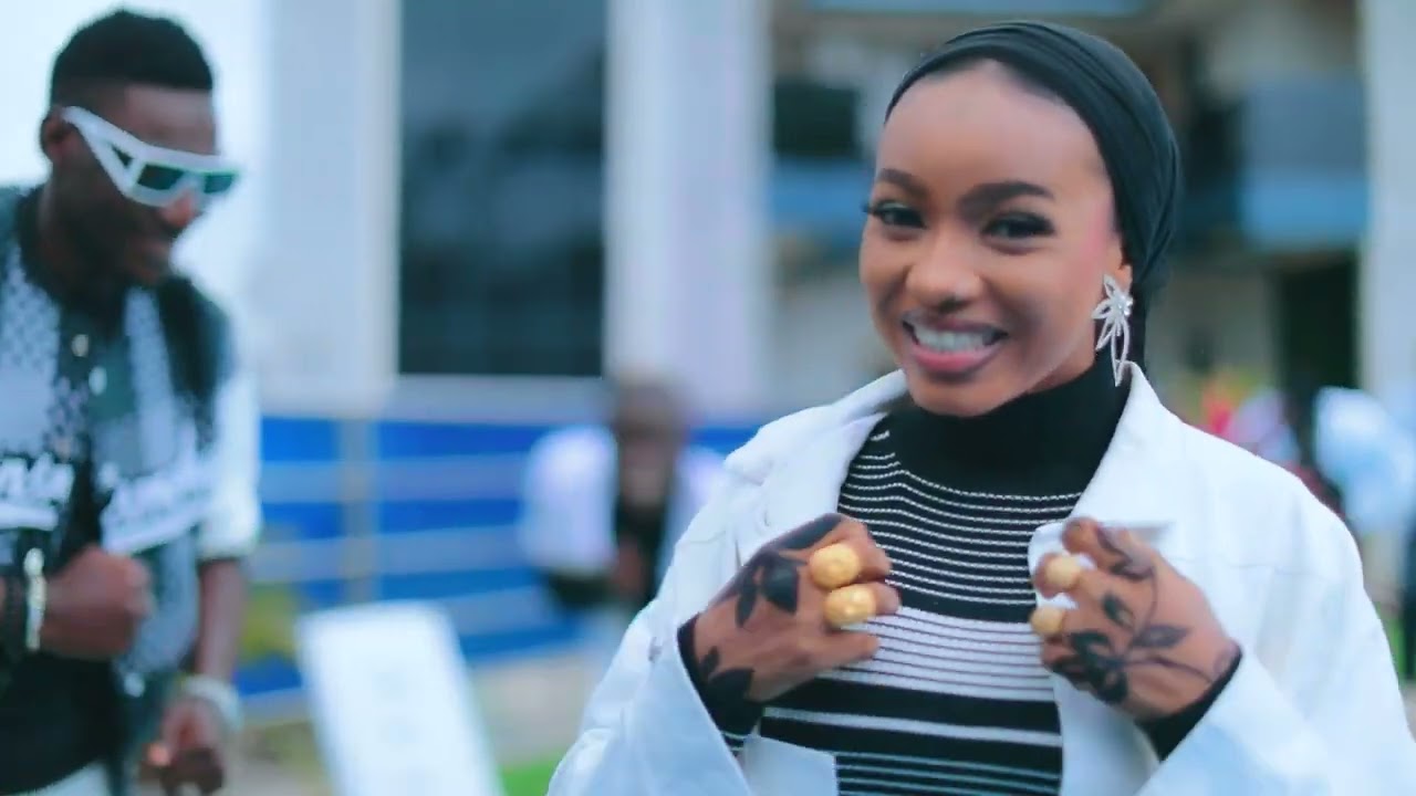 Nazeer h Maiatamfa Ft Ummi Gidado - YAR SHILA (OFFICIAL VIDEO)