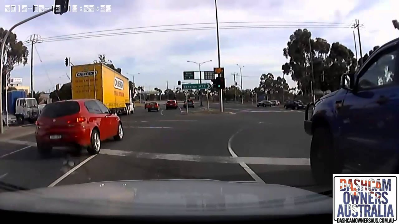 Driver runs red light and tries to blame Dash Cam Driver