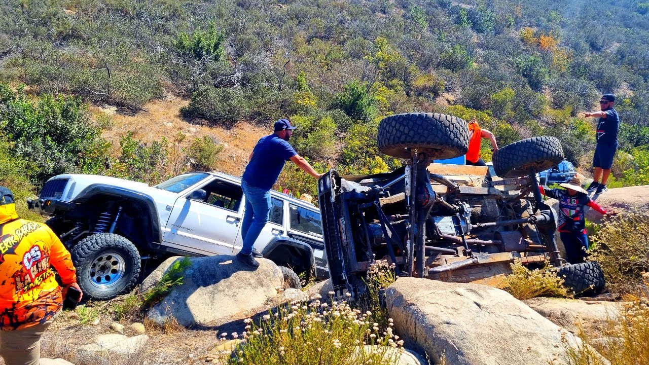 Calando el LOCKER reparado y explorando una nueva ruta de piedra con la clica