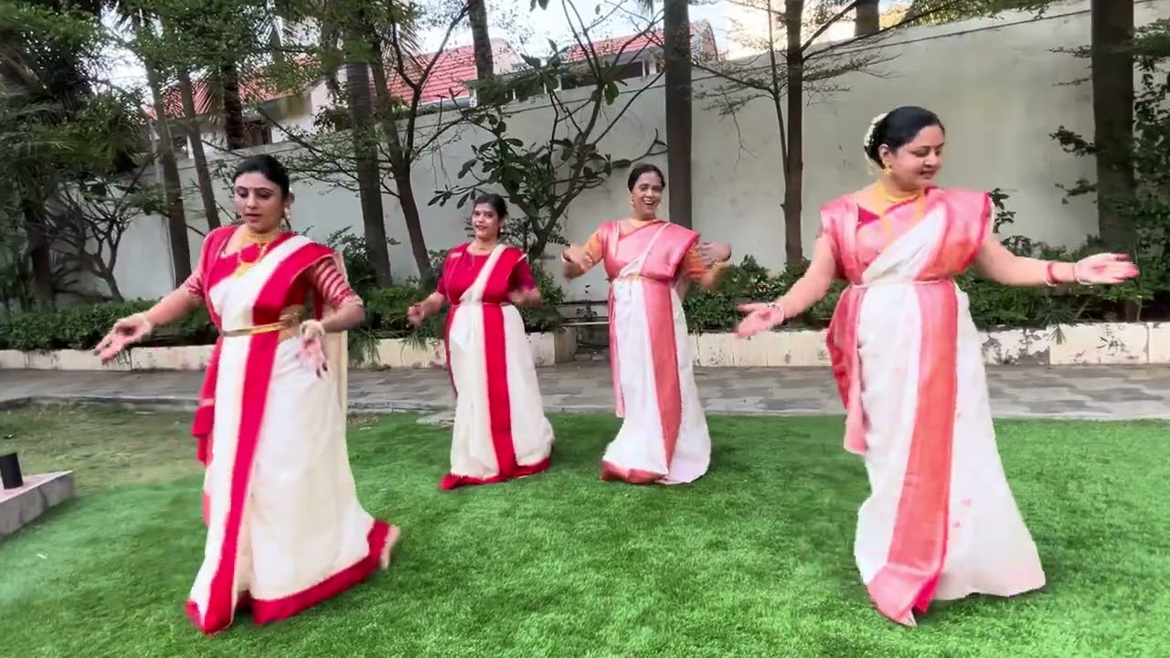 Dancing with my women Gang #happywomensday #rabindrasangeet #dance 