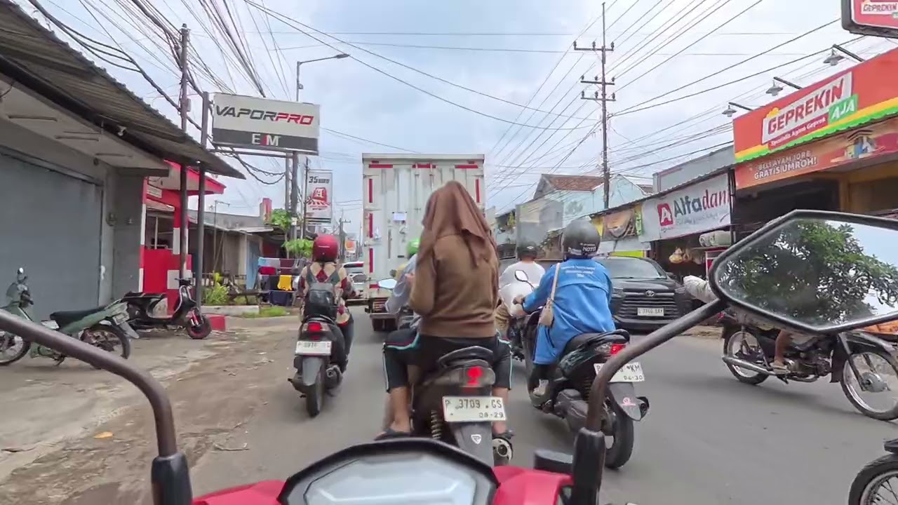 Exploring Jember on Two Wheels | A Ride through the Small Town's Streets | East Java, Indonesia