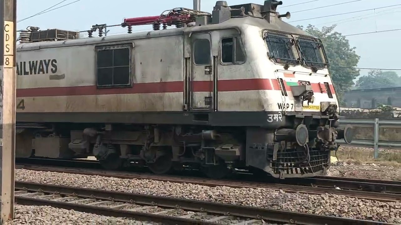 2in1 Trains Moves in Different Direction with Different Loco Shed