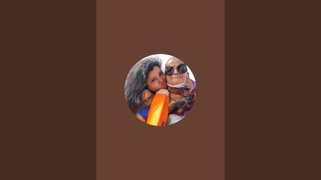 Indian YouTuber Piyali is live