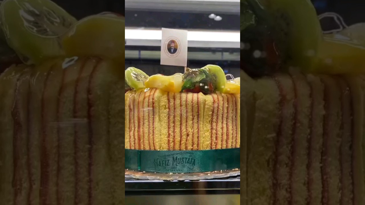 Cake Shop 🎂 🥮 In Dubai Mall ||Beautiful cakes 🎂 #viral #dubai #trending #dubailife 🇦🇪