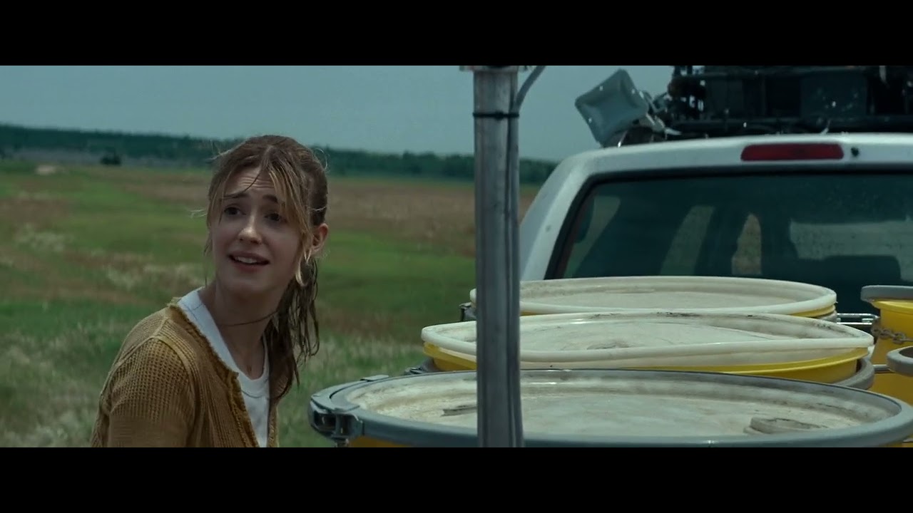 Twisters opening scene - Getting ready for the Tornado