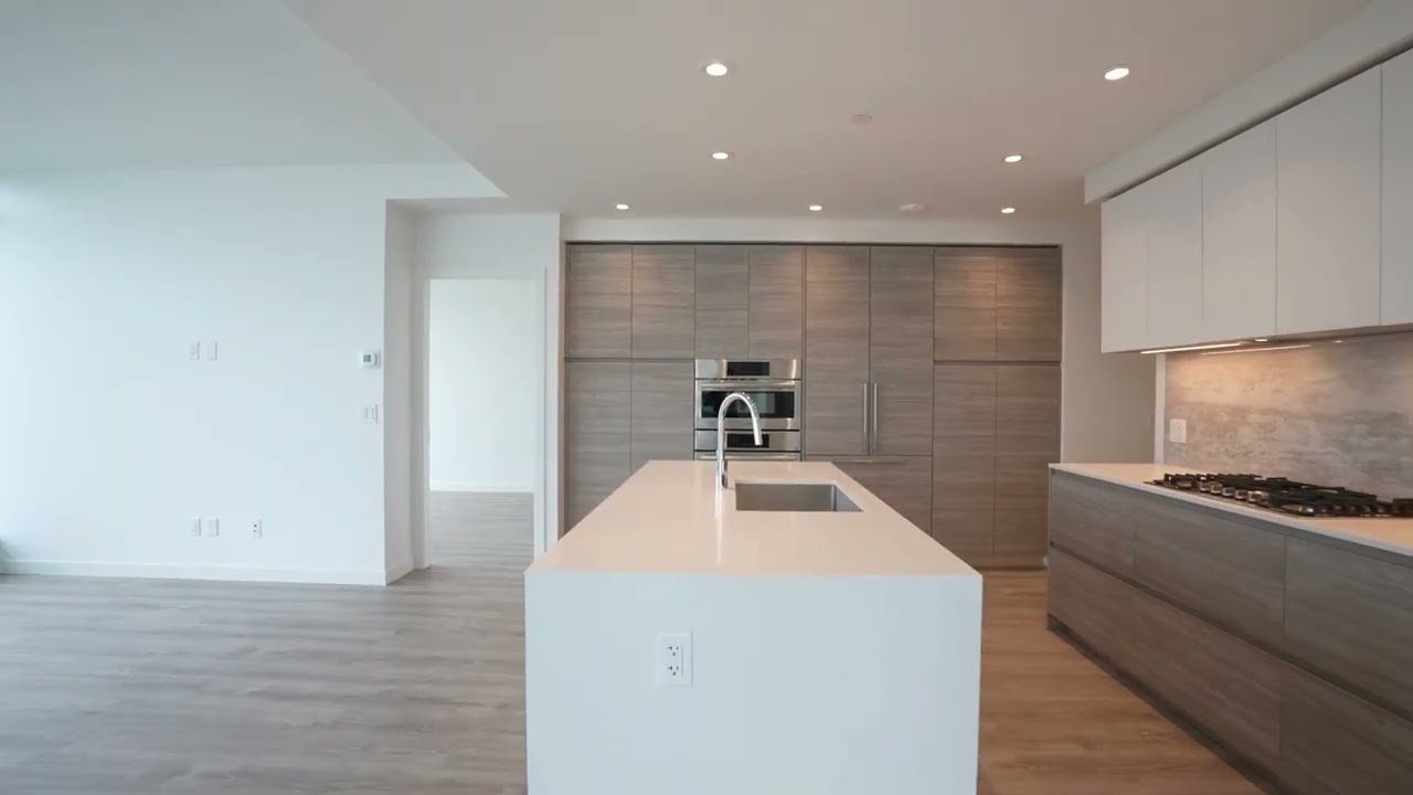 1807-680 Quayside Dr, New Westminster, BC V3M 0P2