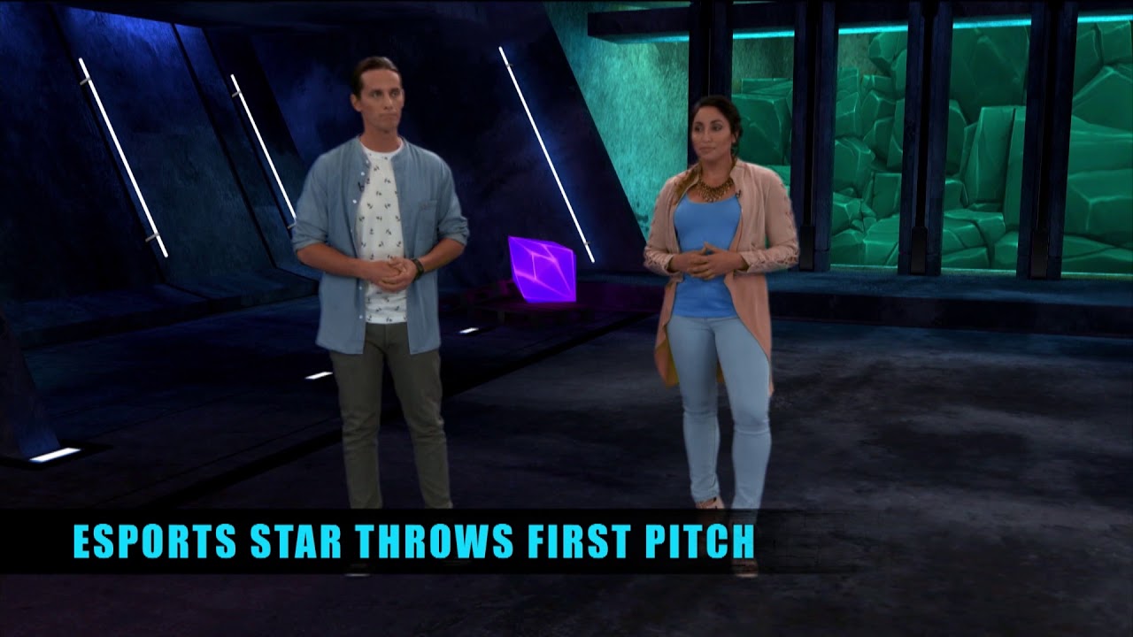 Saebyolbe throws out first pitch