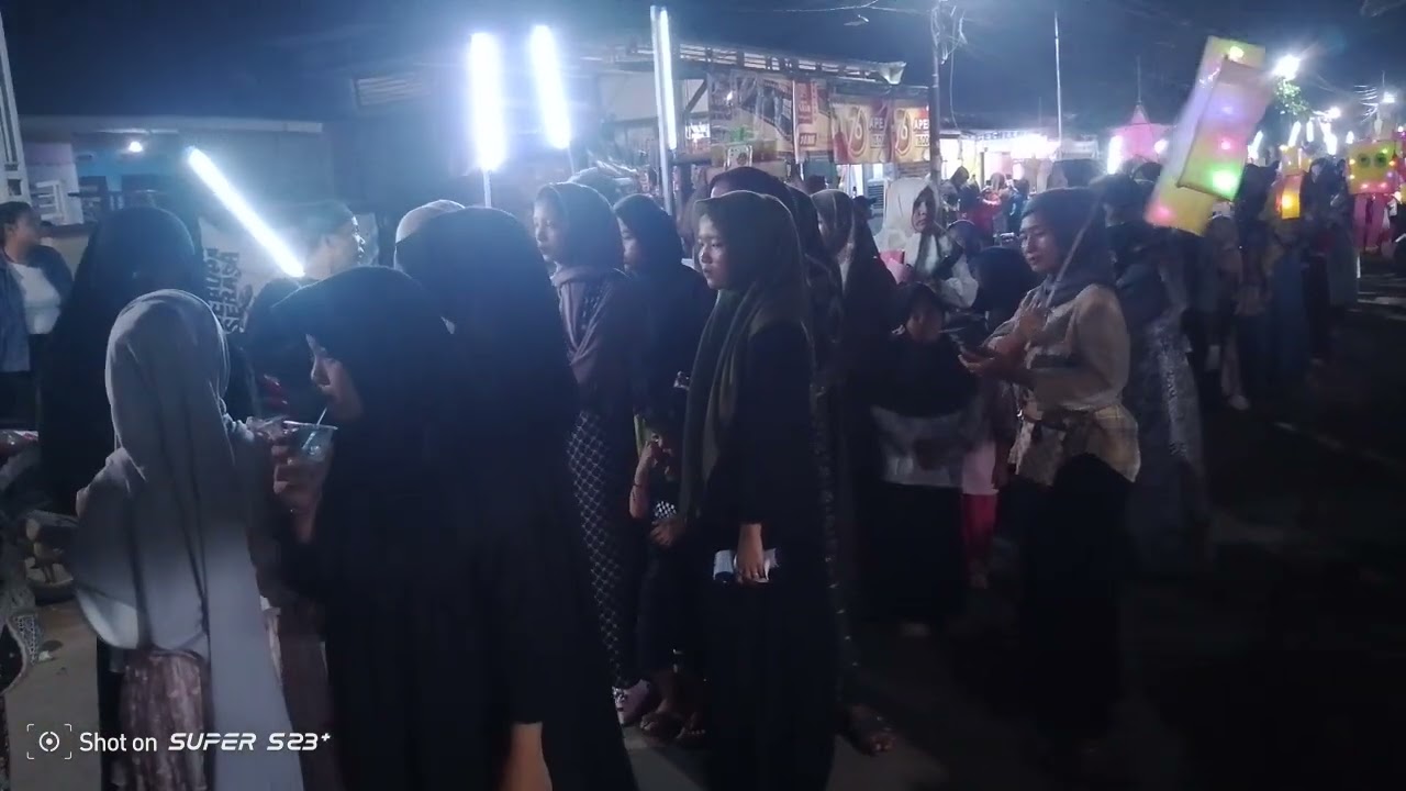Karnaval anak khataman di ponpes RAUDHATUL HUDA DESA DUKUHJATI 