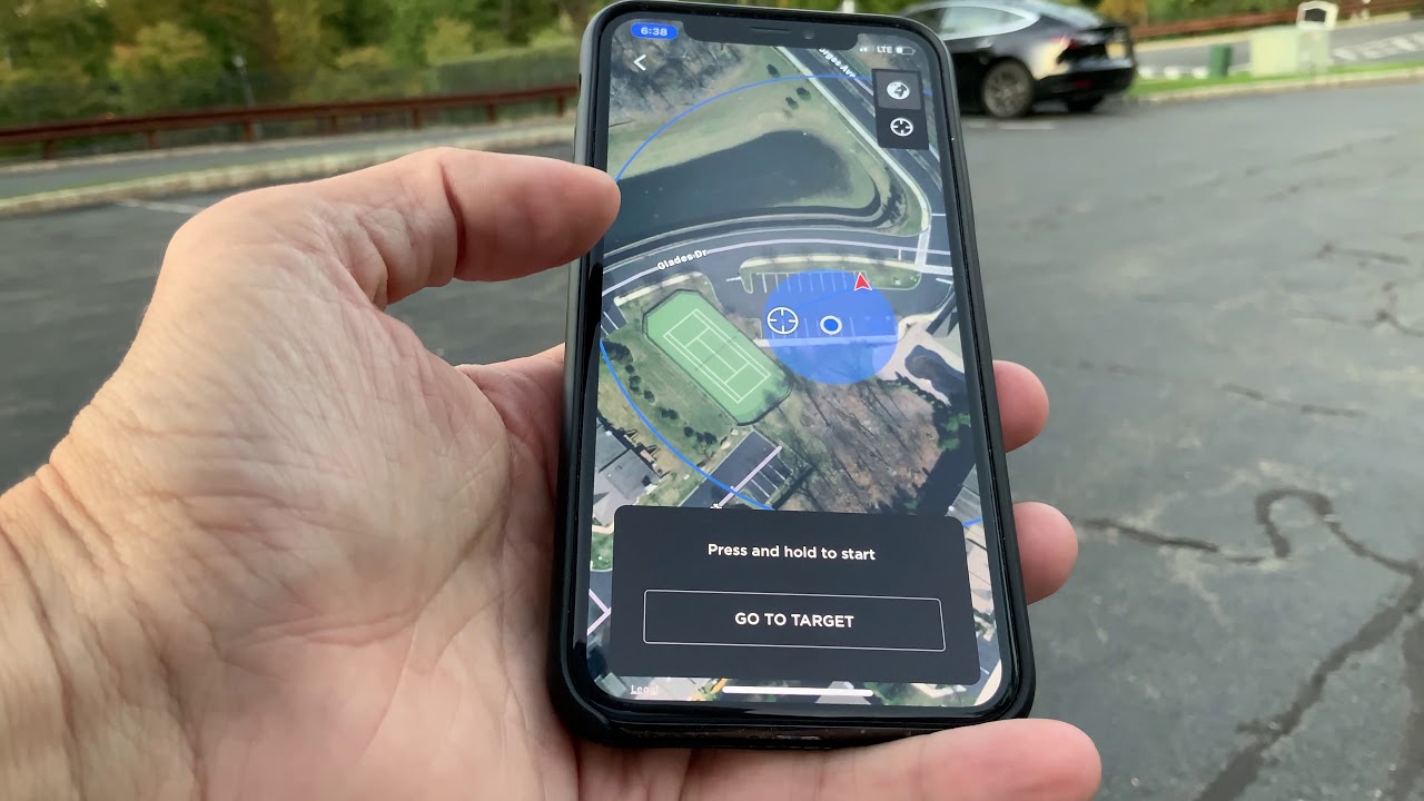Tesla Model 3 Smart Summon 