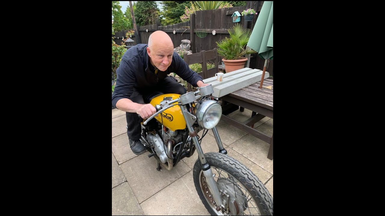 Norton commando ride 750 and 850 out for a coffee and ride 270423