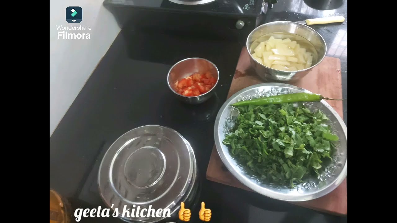 EK BAAR YEH RECIEPE TRY KAREINGE TO AAP PALAK ALOO BAAR BAAR KHAOGE😋👌/ geeta's kitchen 👍👍