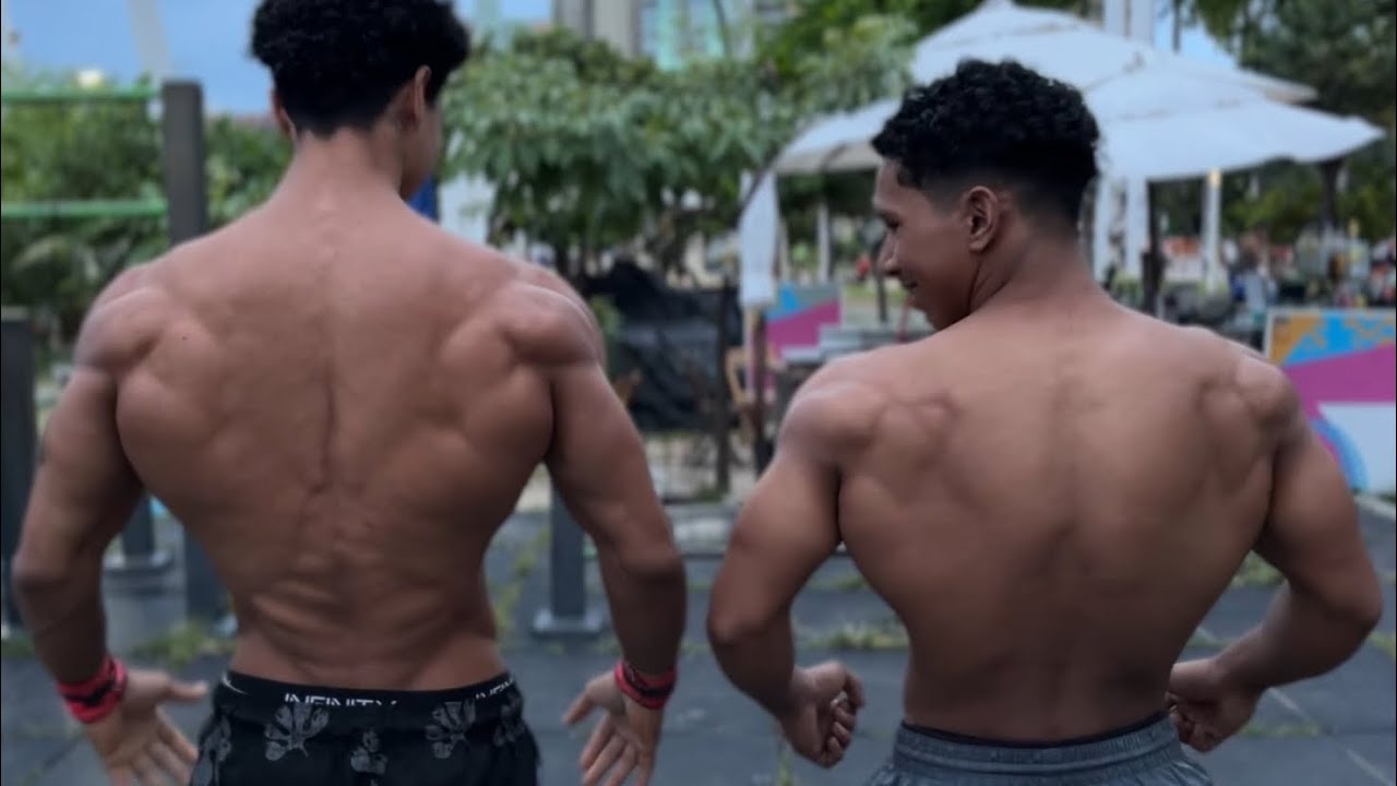 NUNCA VI ISSO! SHAPE INACREDITÁVEL COM APENAS 15 ANOS (NATURAL)!