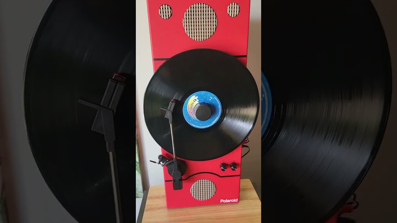 Polaroid wall mountable turntable