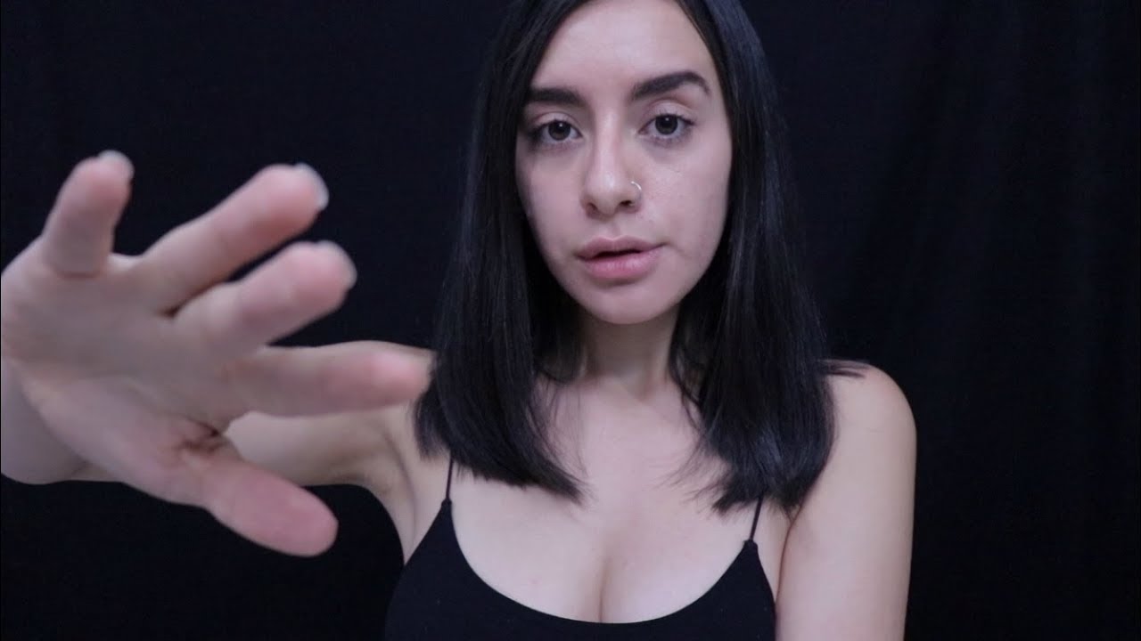 ASMR - MOVIMIENTOS SUAVES CON LAS MANOS Y BROCHITA