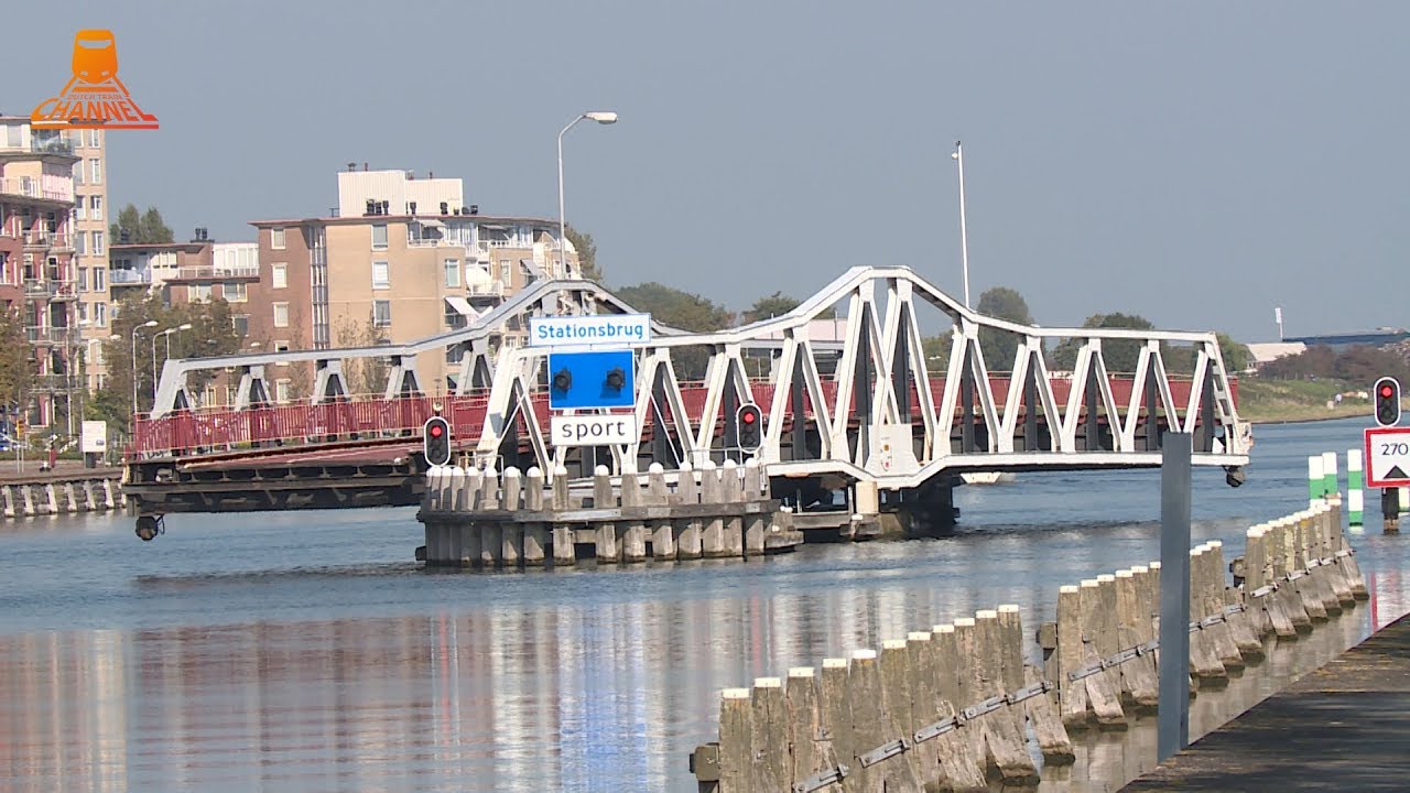 DUTCH BRIDGE OPENS - Stationsbrug Middelburg