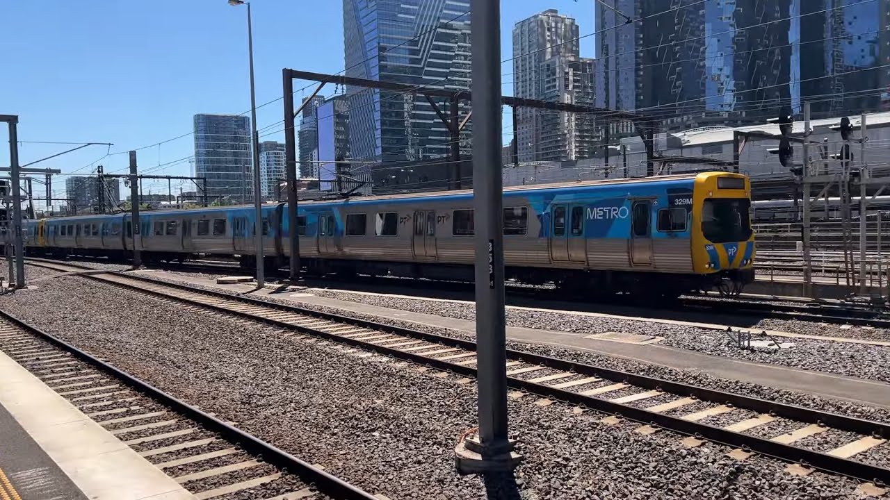 Metro Comeng Arriving at Southern Cross Station from Newport