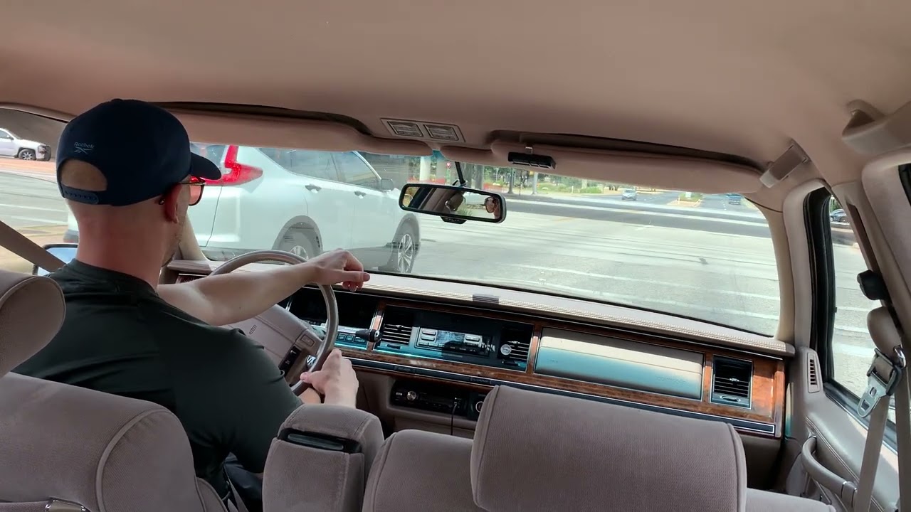 1993 Lincoln Town Car drive