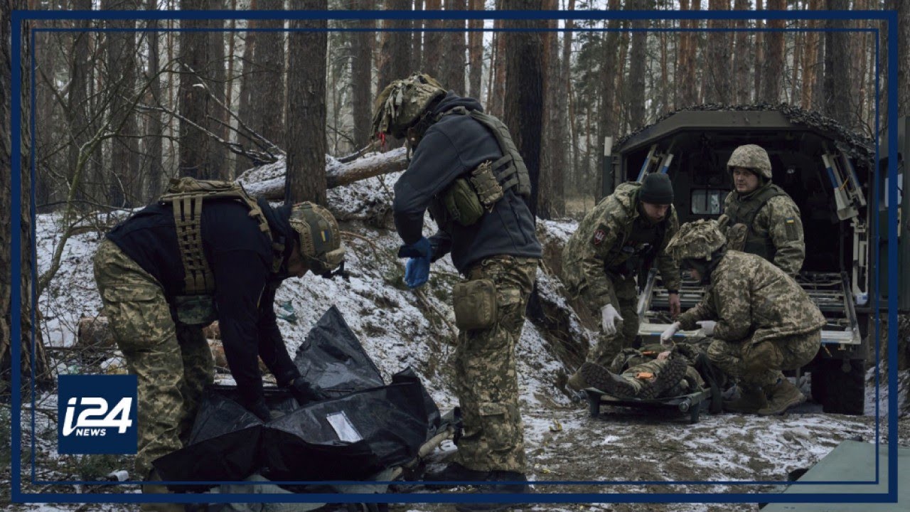 How many people have died in the war between Russia and Ukraine?