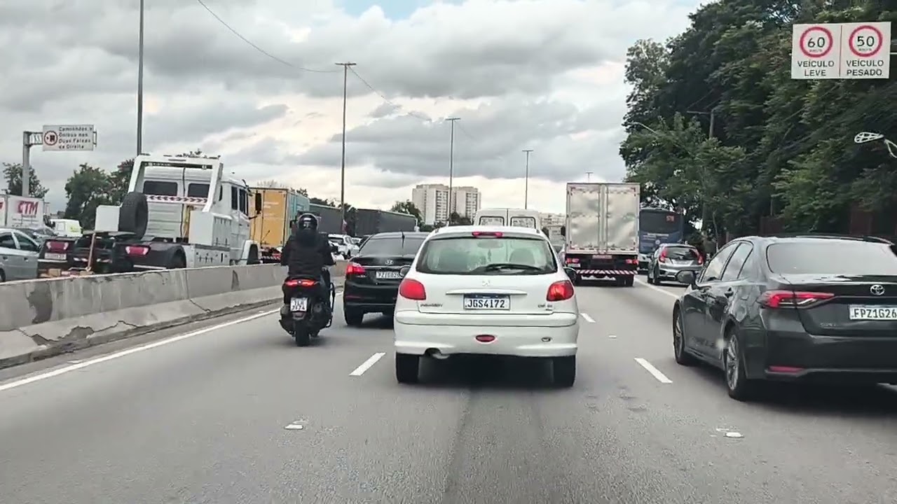 É MUITO TRÂNSITO 🚦🚦