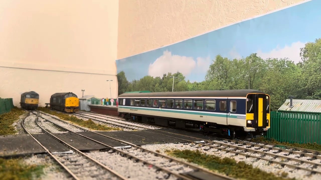 Heljan O gauge Class 153 with Legomanbiffo sound (First impression)