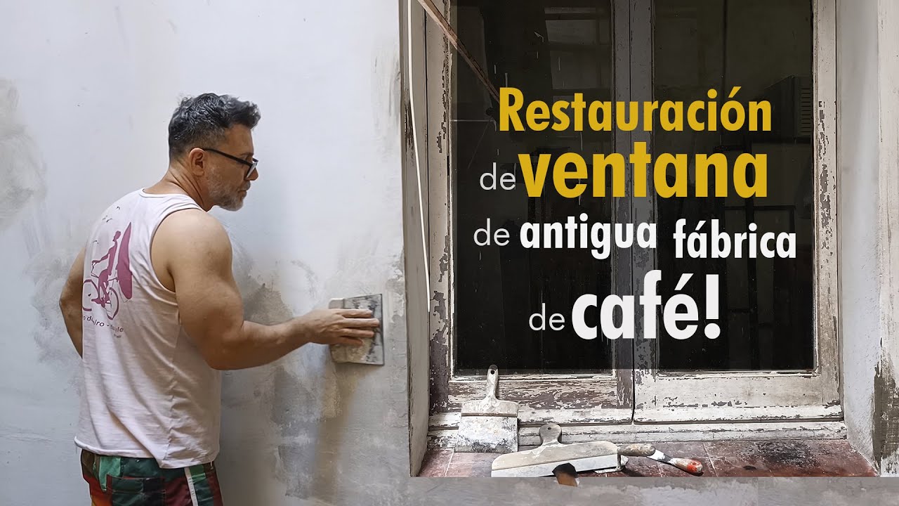 Restauración de ventana de fábrica antigua en estilo industrial