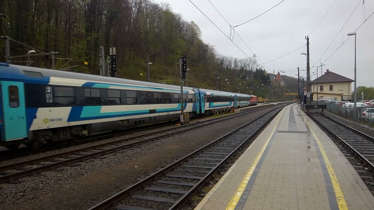 Einfahrt von IC 311 & S5 bei Regen in Spielfeld-Straß | 14.04.2023