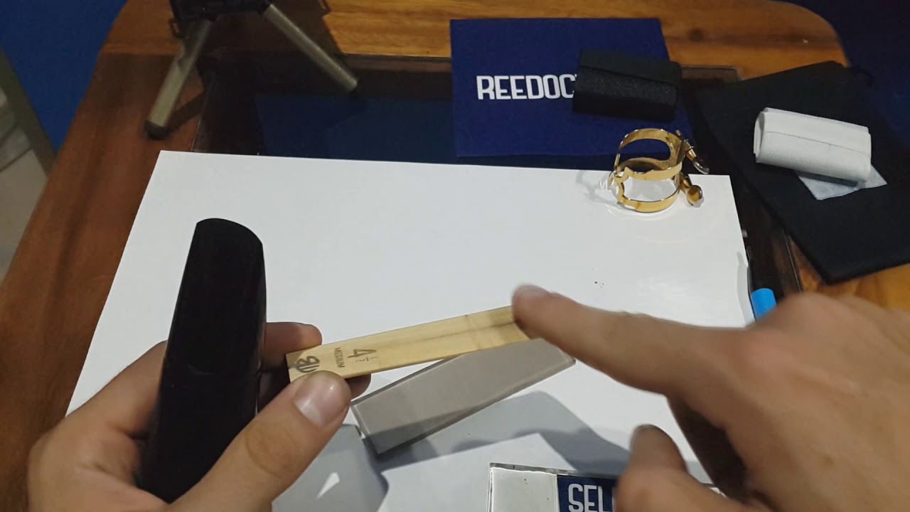 Las dos mejores maneras de sellar una caña de saxofón
