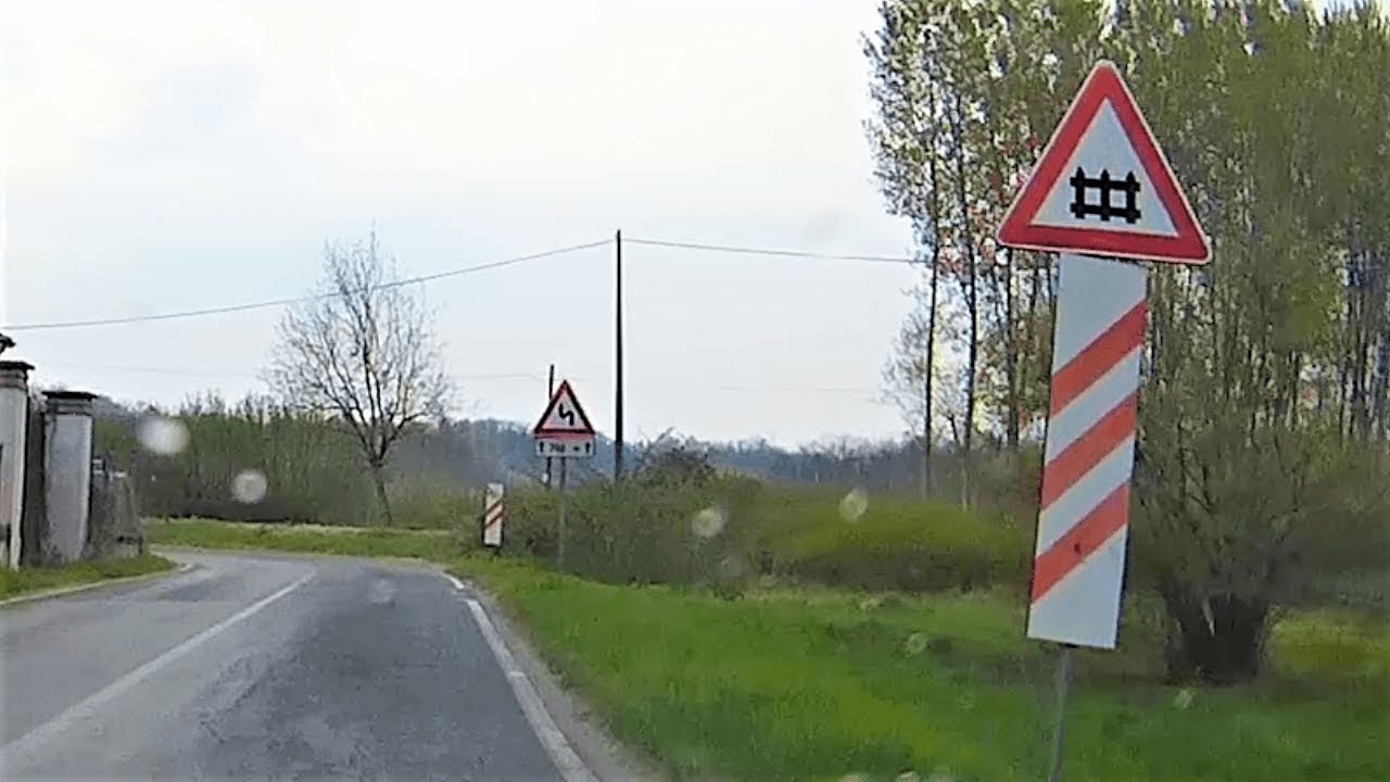 Passaggio a livello Castelnuovo Belbo/Bruno (AT) rimosso # railroad crossing # bahnübergang