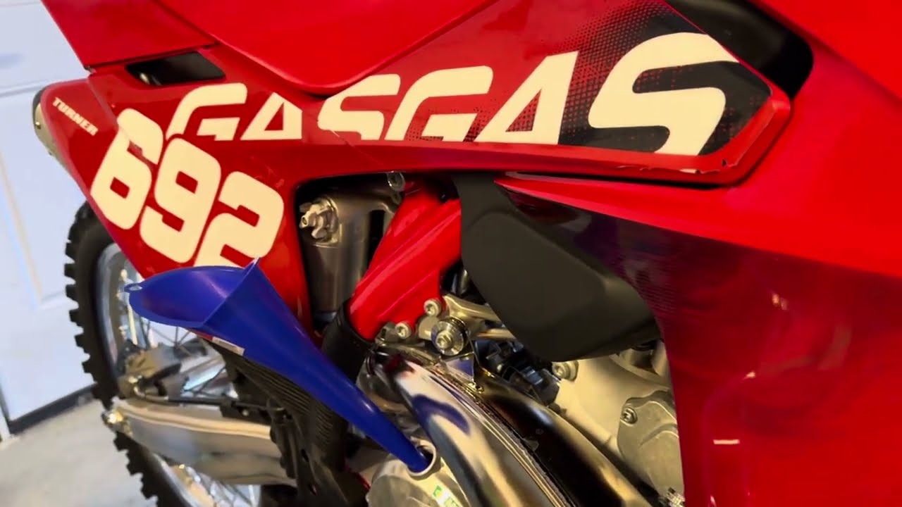 Gear oil change on 2024 GasGas MC250 walk around of decalworks number plates and quick update
