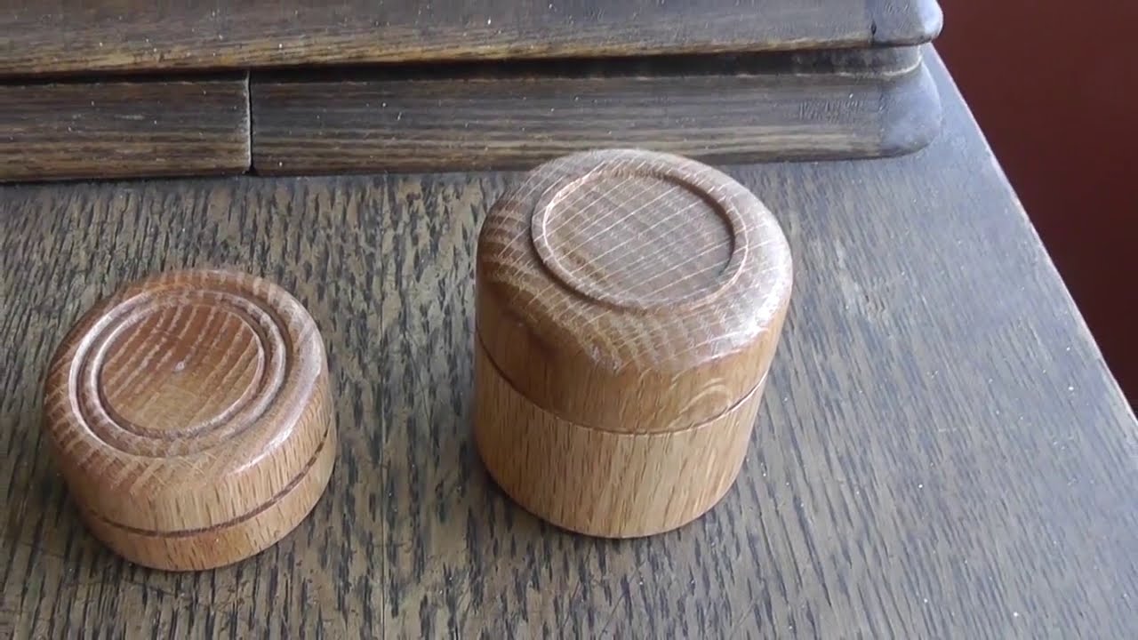 Bo&icirc;te &agrave; couvercle travaill&eacute;