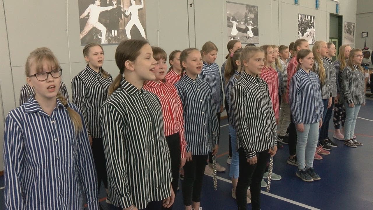 Finn gyermekkórus az Eötvös iskolában