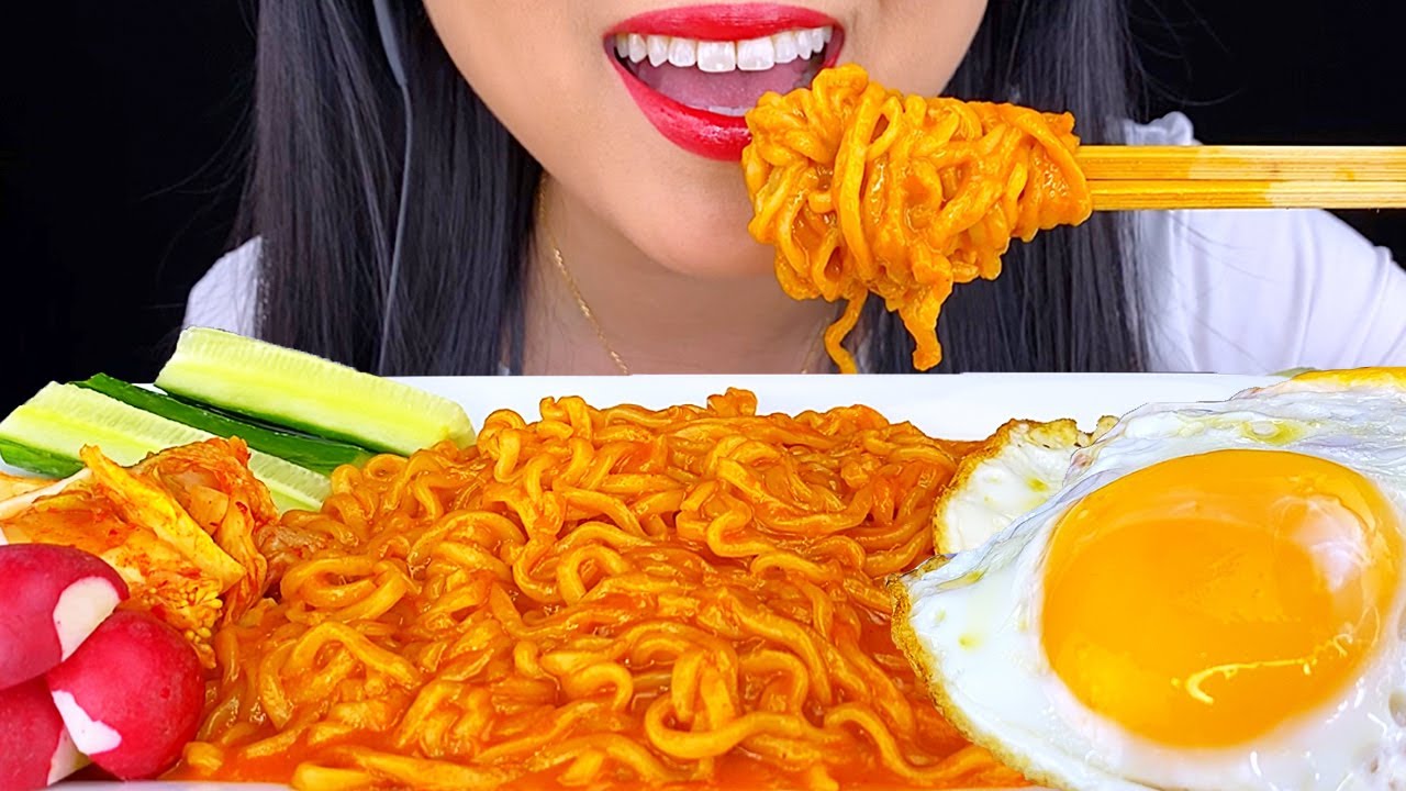 ASMR Cheesy Fire Noodles with Fried Egg (EXTRA CHEESY) *NO TALKING* Slurping Eating Sounds ASMR Phan
