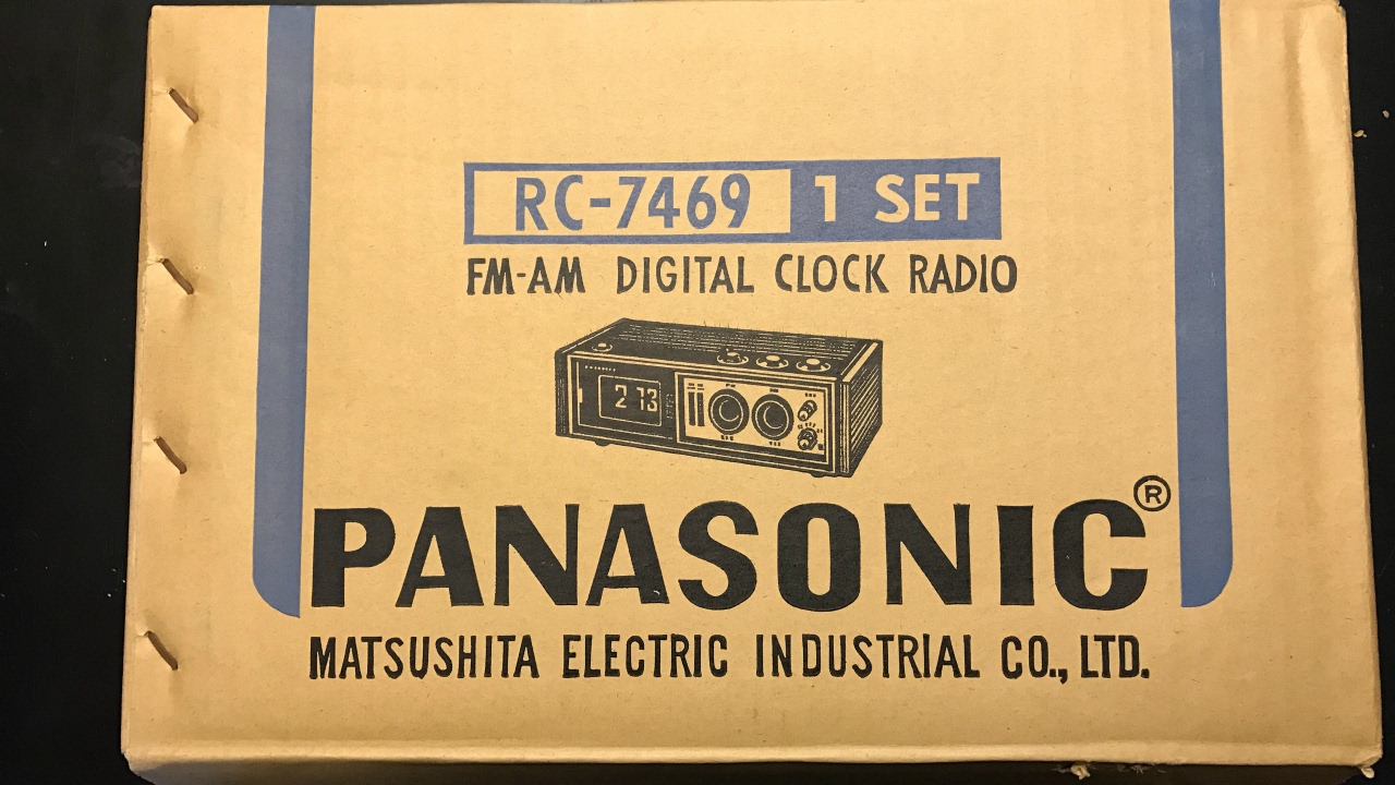 Unboxing a New Panasonic RC 7469 Flip Clock  - The Cameron