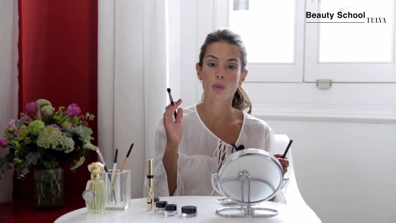 ¿Cómo hacer un eyeliner?