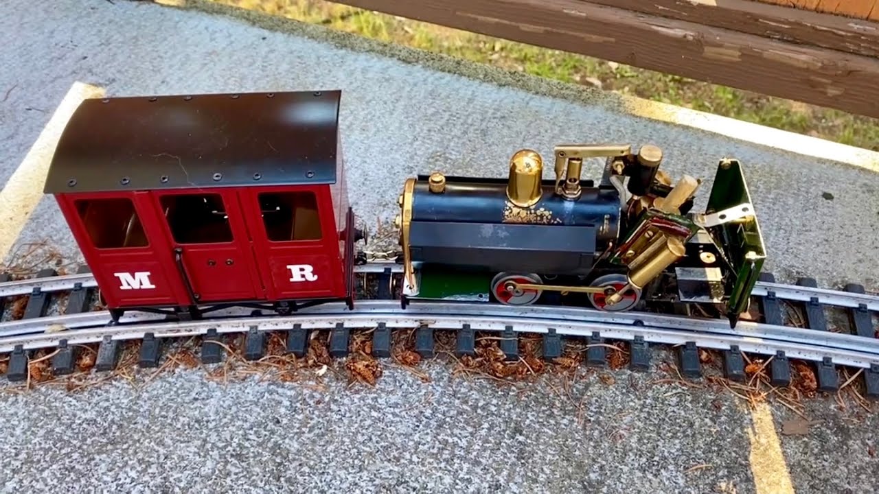 Victoria B.C.: Working live steam loco cobbled together from parts (mostly old Mamod) - first run!