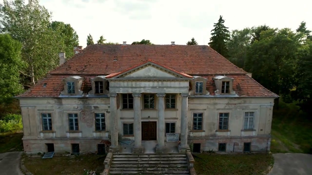 1880 r. Fantastyczny Remontowany  Dwór w Seroczkach i kapliczka 1780 #palace#poland#drone