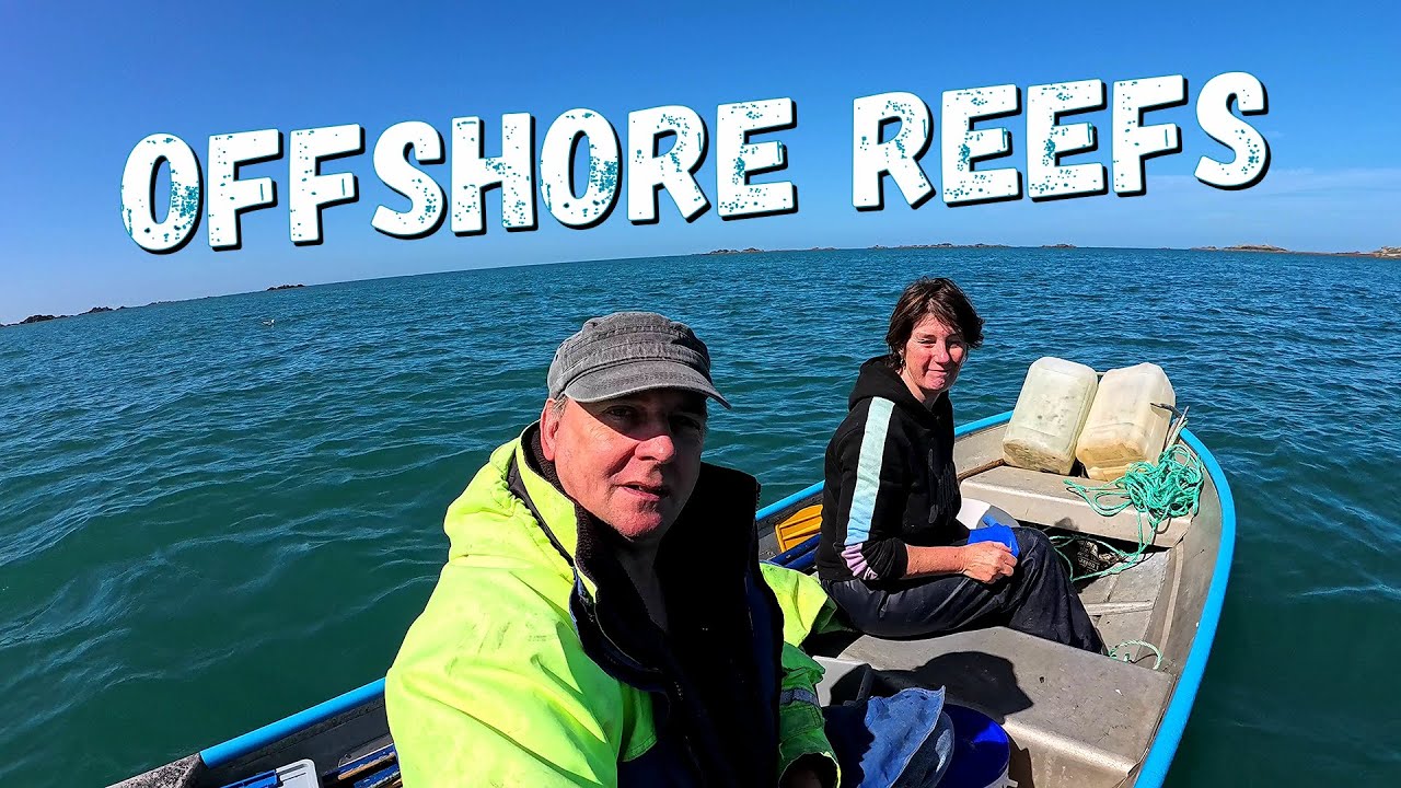 Exploring Offshore Reefs, Foraging & 2nd Crab Pot Haul From The Dinghy 2025