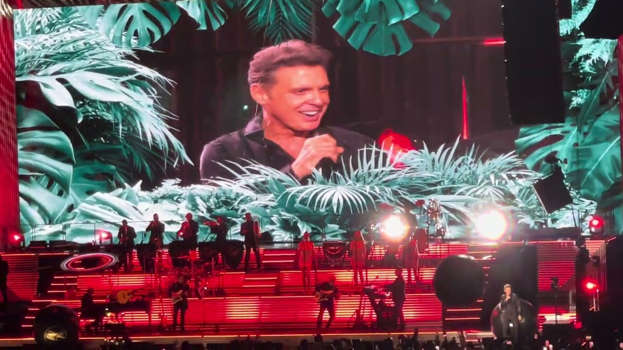 Luis Miguel Enamora a miles de Fans en chicago Eres Humilde Chiquito  ❤️❤️❤️