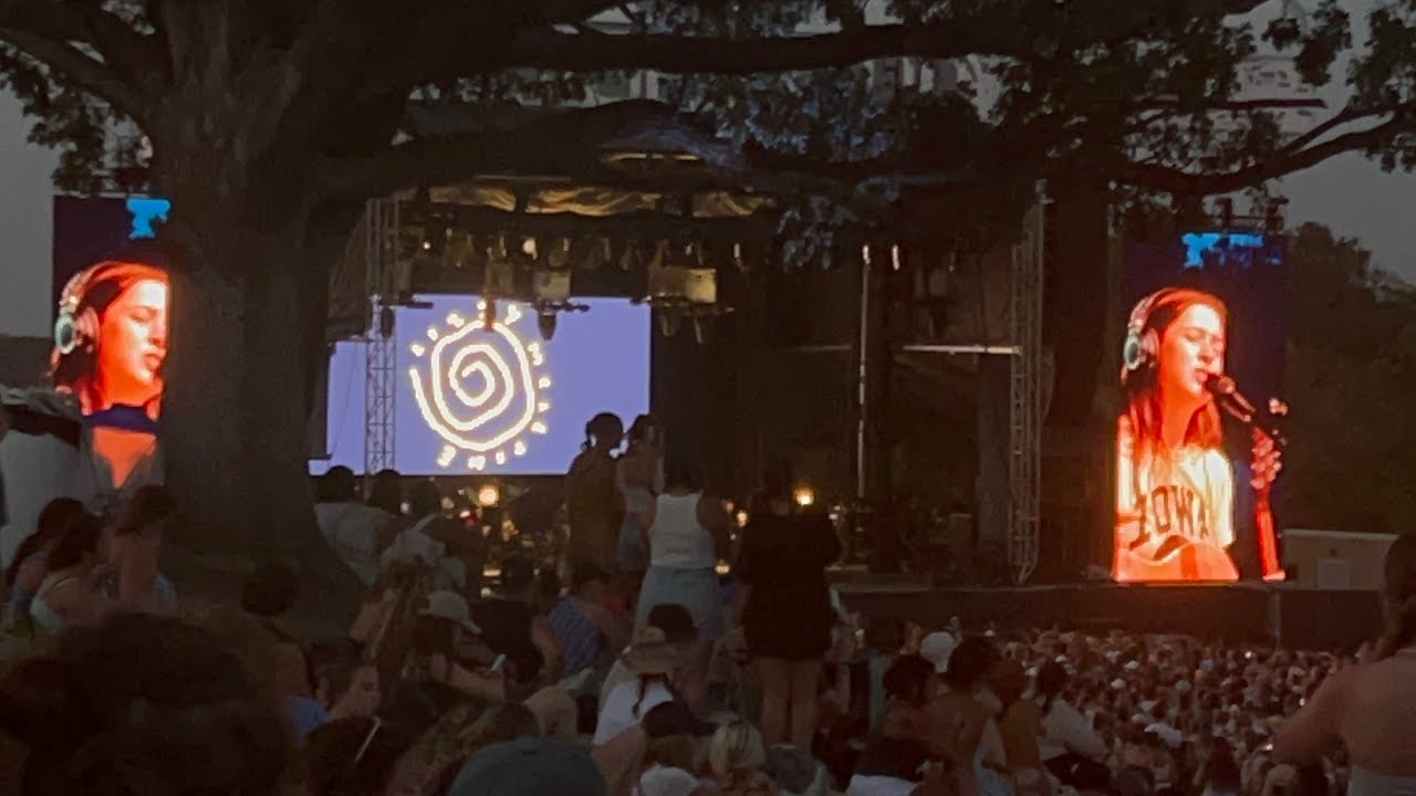 Lizzy McAlpine - Spring Into Summer [ LIVE @ Hinterland 2024 ]