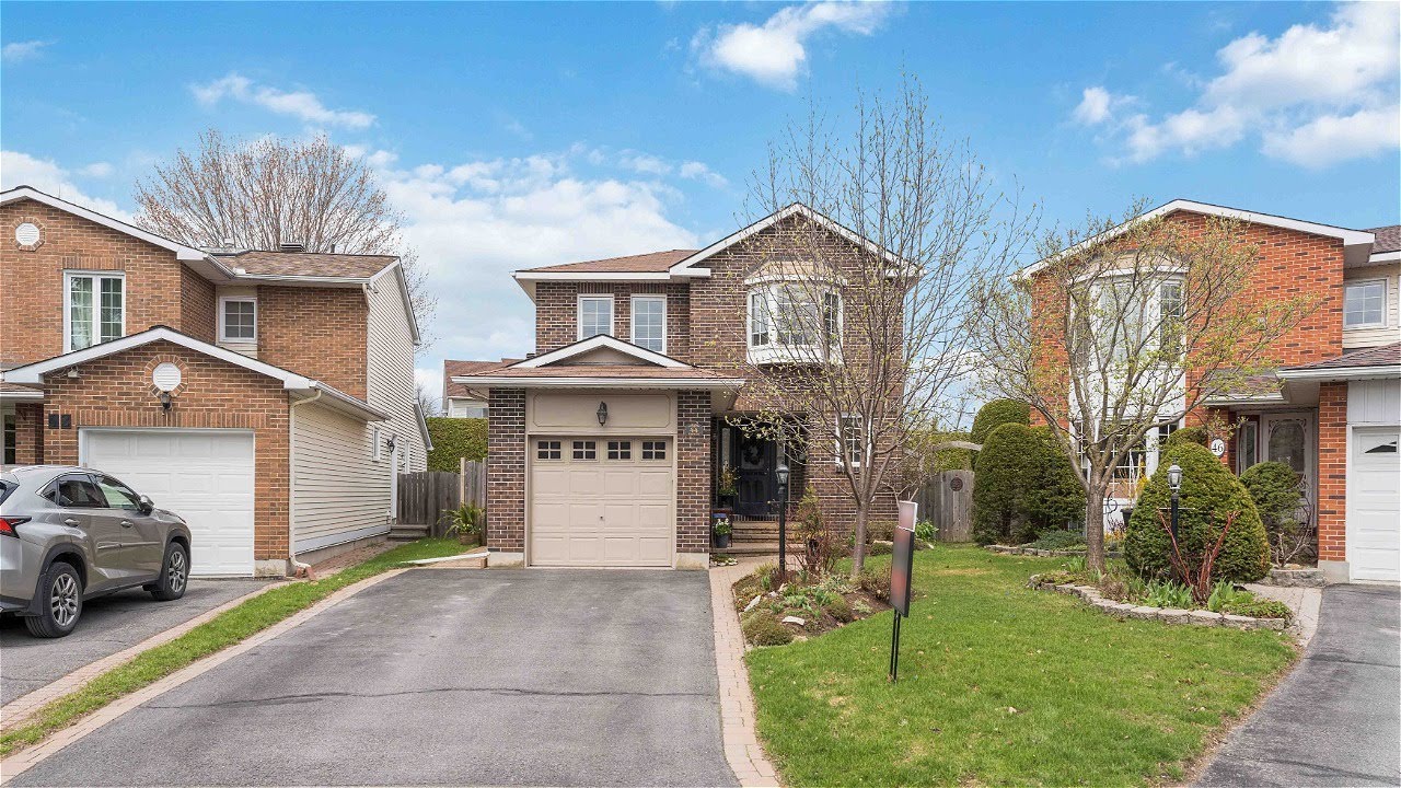 44 Pinetrail Crescent, Nepean, ON [Branded]
