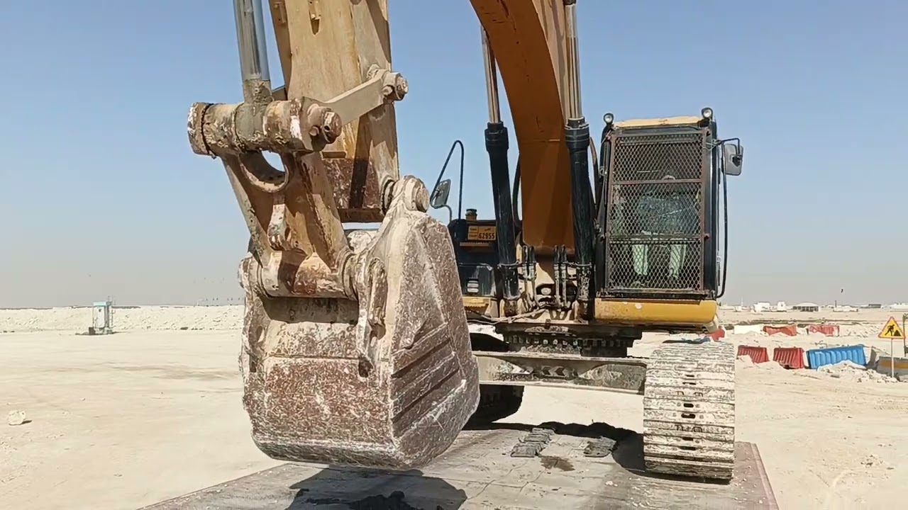 #LOADING EXCAVATOR 237